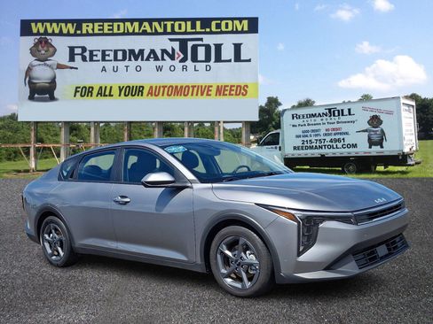 Used 2025 Kia K4 FWD image 1
