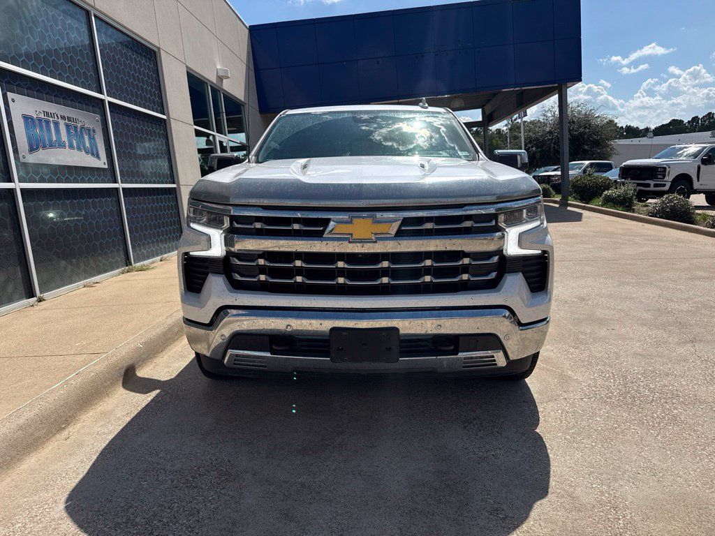 Used 2023 Chevrolet Silverado 1500 LTZ w/ Technology Package AWD/4WD image 3