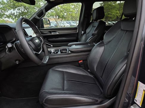 Used 2024 Jeep Wagoneer Series II AWD/4WD image 9