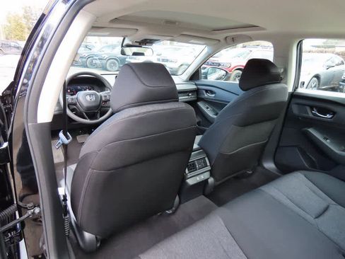 Used 2025 Honda Accord SE image 13