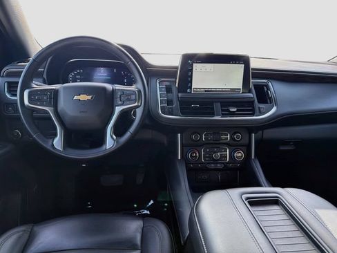 Used 2024 Chevrolet Suburban LT RWD image 22