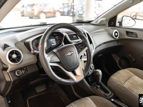 Used 2017 Chevrolet Sonic LS image 18