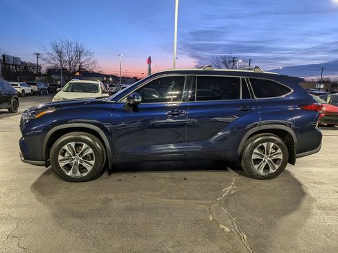 Used 2022 Toyota Highlander XLE image 4