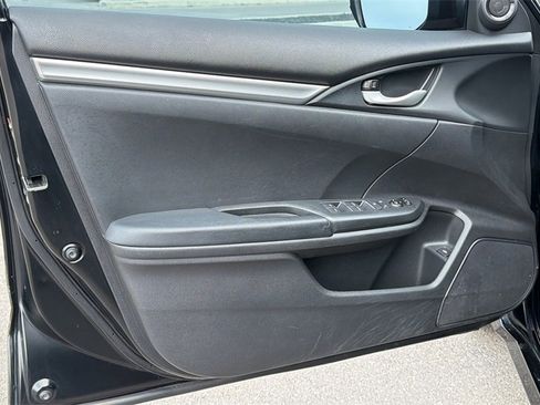 Used 2019 Honda Civic Sport image 12