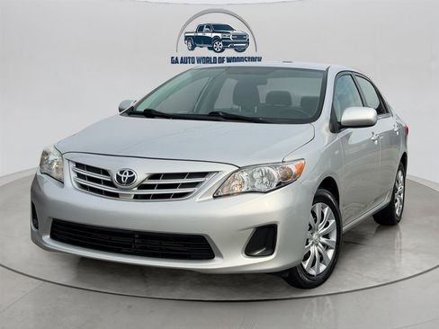 Used 2013 Toyota Corolla LE image 3