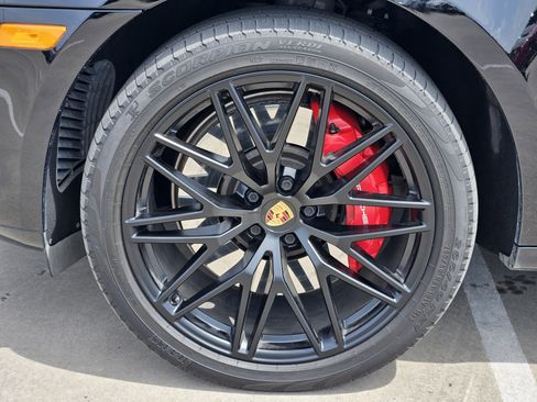 Certified 2023 Porsche Macan GTS image 14