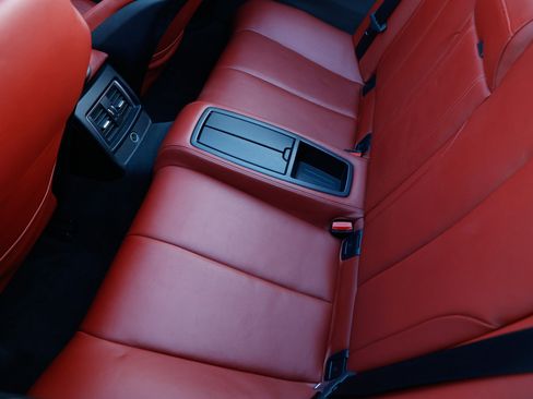 Used 2016 BMW M4 Convertible image 13