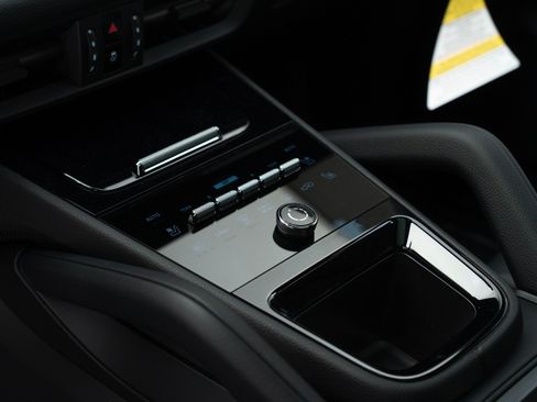 Certified 2026 Porsche Cayenne GTS AWD/4WD image 26