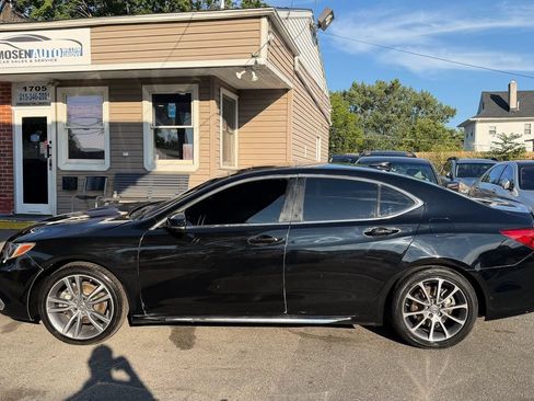 Used 2018 Acura TLX V6 SH-AWD w/ Technology Pkg image 2