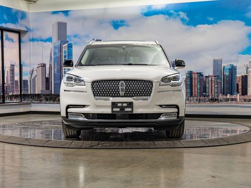 Used 2023 Lincoln Aviator Reserve w/ Equipment Group 201A AWD/4WD image 3