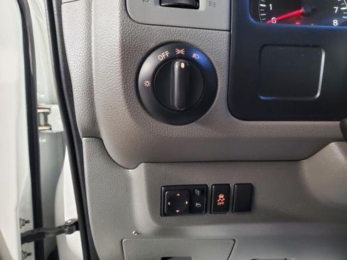 Used 2015 Nissan NV 2500 SV w/ Side & Curtain Airbag Package RWD image 15