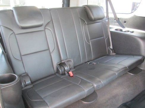 Used 2018 Chevrolet Suburban Premier AWD/4WD image 14