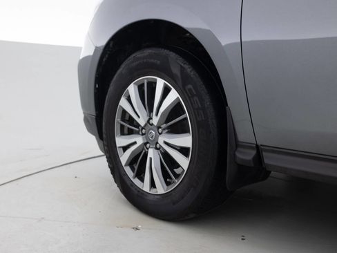 Used 2018 Nissan Pathfinder S AWD/4WD image 17