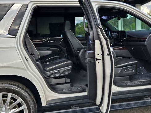 Used 2022 Cadillac Escalade Premium Luxury w/ Performance Package AWD/4WD image 18