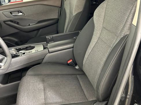 Used 2022 Nissan Rogue SV image 12