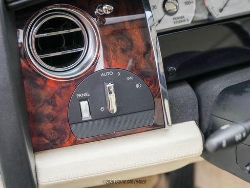 Used 2011 Rolls-Royce Ghost RWD image 28