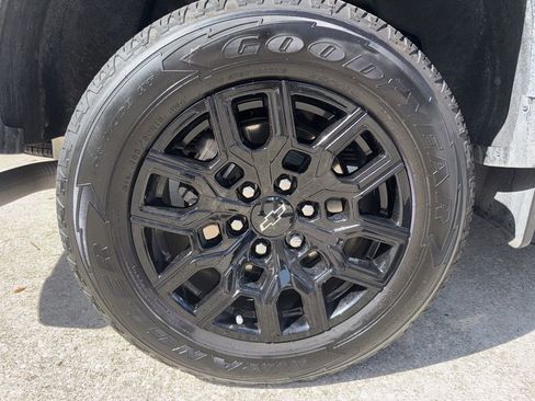 Used 2025 Chevrolet Colorado W/T w/ WT Custom Package image 39