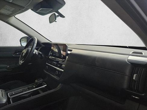 Used 2025 Nissan Pathfinder SV image 20