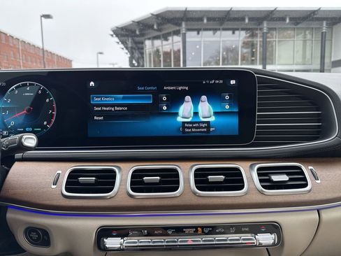 Certified 2021 Mercedes-Benz GLS 450 4MATIC image 37