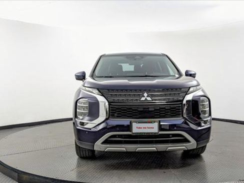 Used 2024 Mitsubishi Outlander SE image 11