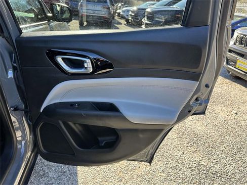 Certified 2023 Jeep Compass Limited image 23