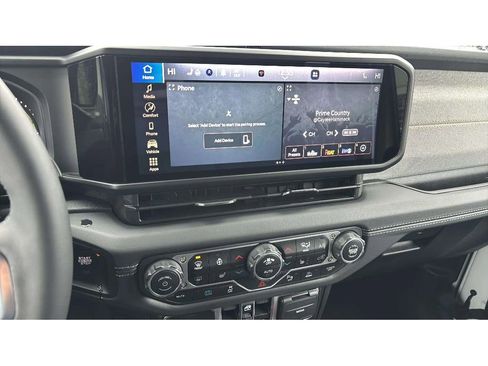 Used 2025 Jeep Wrangler Sahara w/ Safety Group image 16