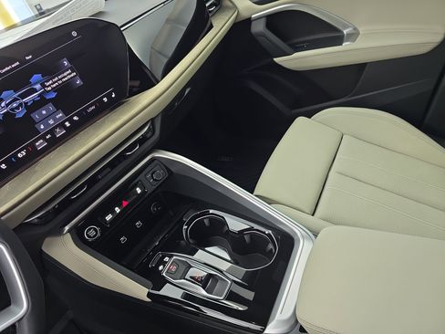 New 2025 Audi Q5 Premium Plus image 25