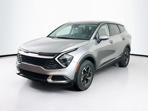 Used 2024 Kia Sportage LX image 3