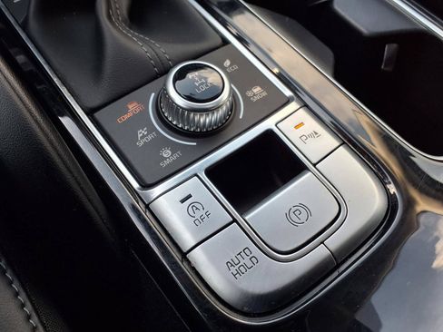 Used 2025 Kia Telluride S AWD/4WD image 17