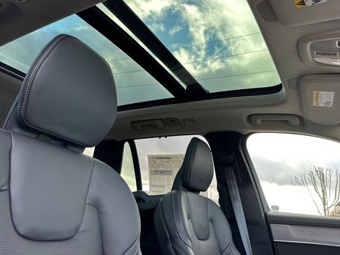 New 2026 Volvo XC90 T8 Ultra w/ Lounge Package AWD/4WD image 16
