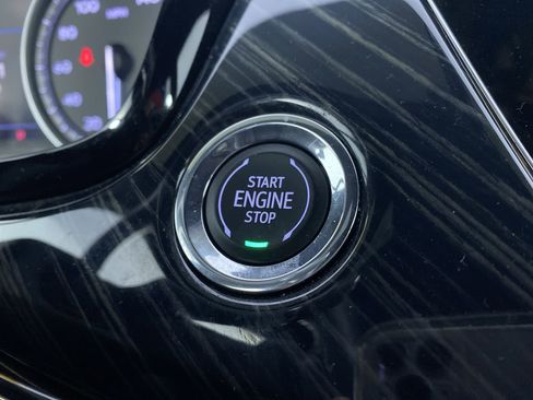 Used 2024 Cadillac XT6 Premium Luxury w/ Technology Package image 8