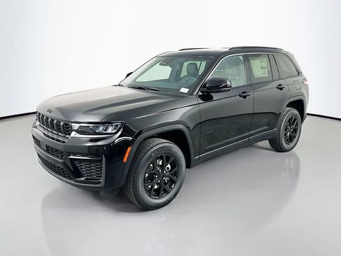 New 2026 Jeep Grand Cherokee Altitude RWD image 3