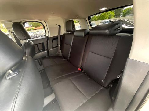 Used 2014 Toyota FJ Cruiser 4WD w/ Convenience Package image 26