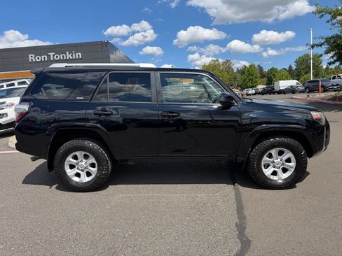 Used 2016 Toyota 4Runner SR5 AWD/4WD image 8