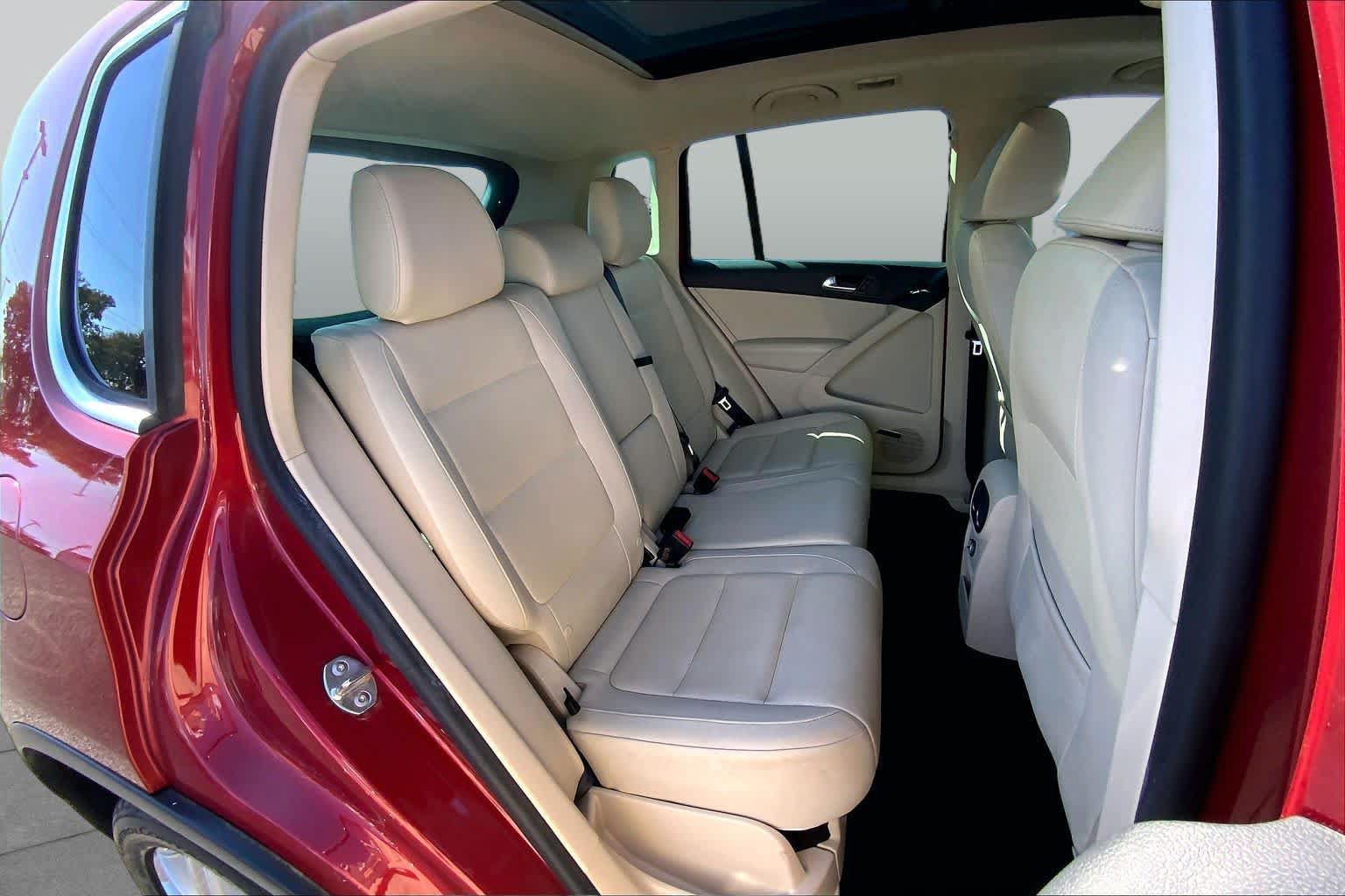 Used 2015 Volkswagen Tiguan SEL FWD image 20