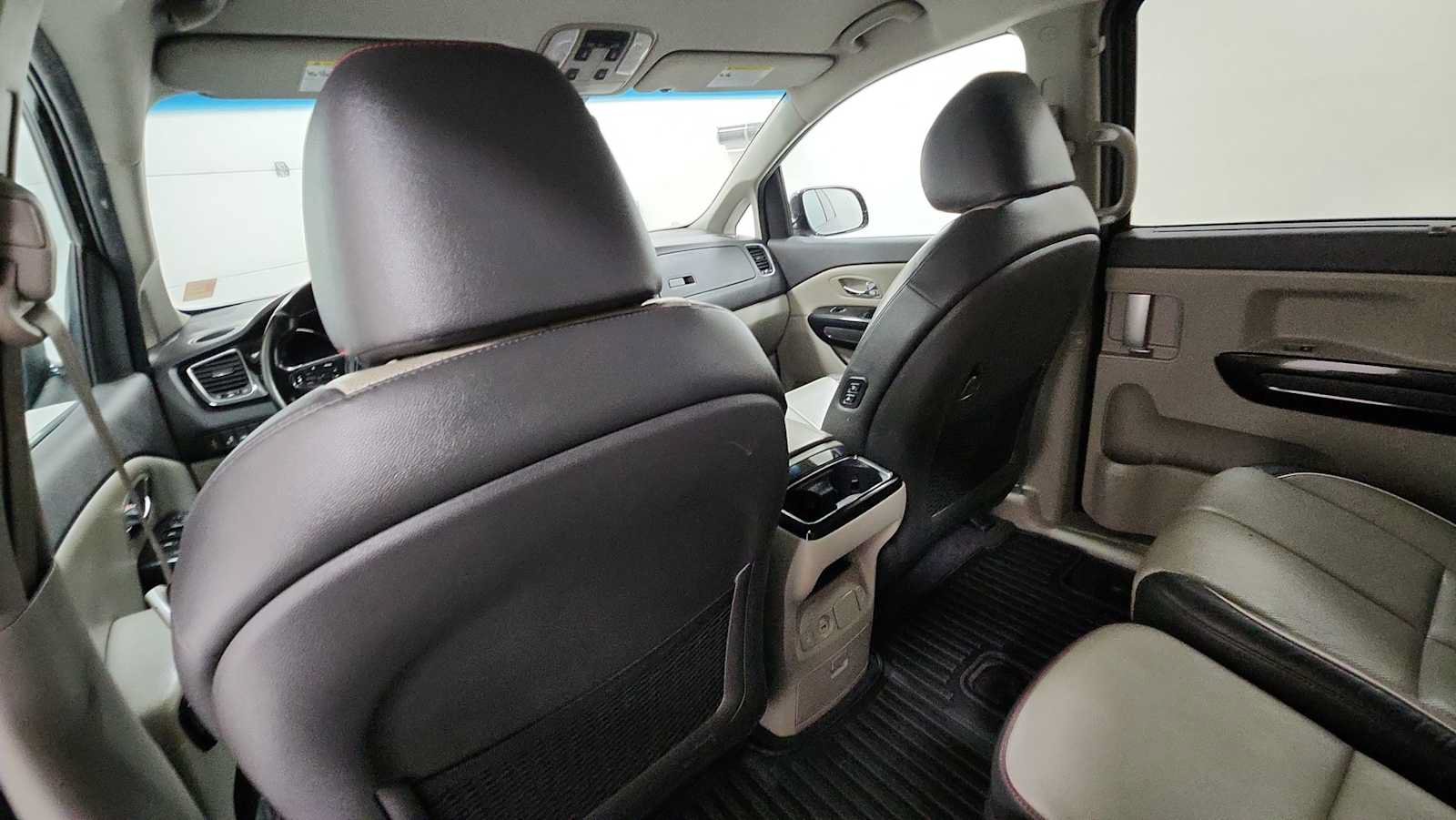 Used 2017 Kia Sedona EX FWD image 25