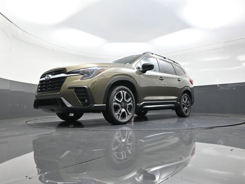 New 2025 Subaru Ascent Limited image 11