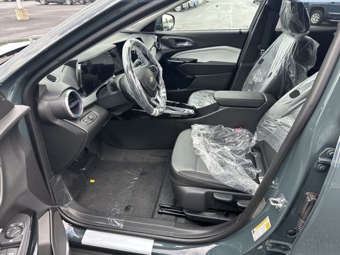 New 2026 Chevrolet Trax LT w/ Driver Confidence Package FWD image 7