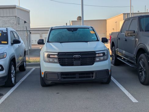 Used 2024 Ford Maverick Lariat w/ Black Appearance Package image 3