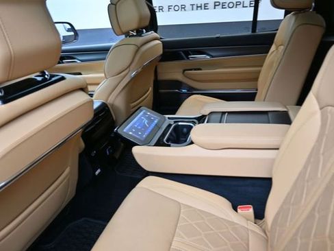 Used 2023 Jeep Grand Wagoneer Series III AWD/4WD image 24