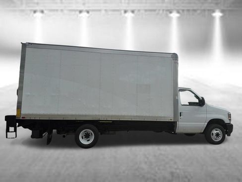 Used 2024 Ford E-450 and Econoline 450 Super Duty w/ Power Windows & Locks Group RWD image 4
