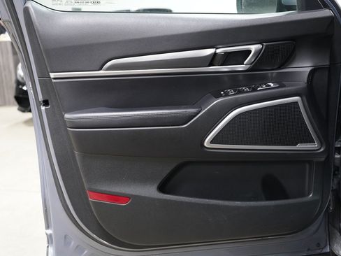 Used 2021 Kia Telluride LX FWD image 9