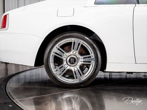 Used 2020 Rolls-Royce Wraith RWD image 16