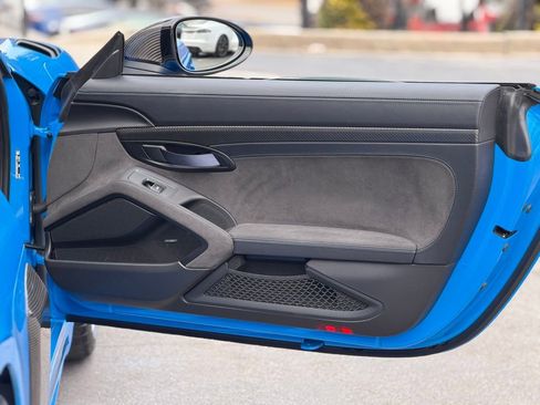 Used 2025 Porsche 718 Cayman GT4 RS w/ Weissach Package image 34