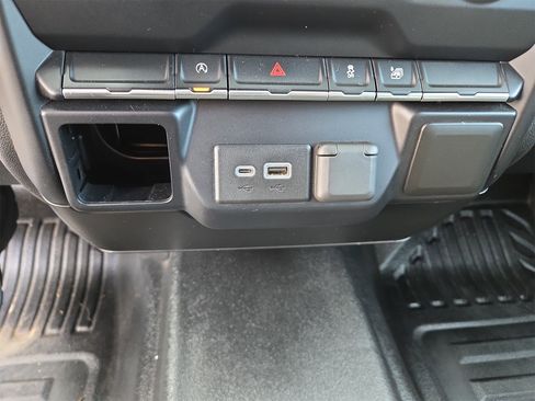 Used 2020 Chevrolet Silverado 1500 LT w/ Remote Start Package image 28