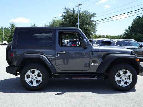 Used 2020 Jeep Wrangler Sport AWD/4WD image 3