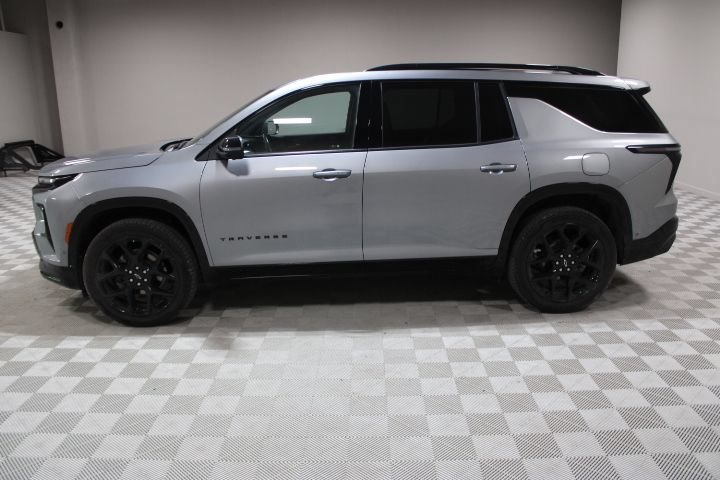 Used 2025 Chevrolet Traverse RS AWD/4WD image 9