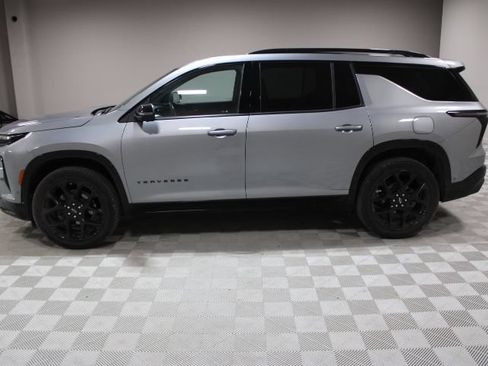 Used 2025 Chevrolet Traverse RS AWD/4WD image 9