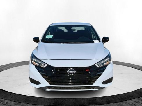 New 2025 Nissan Versa SR w/ Trunk Package image 8