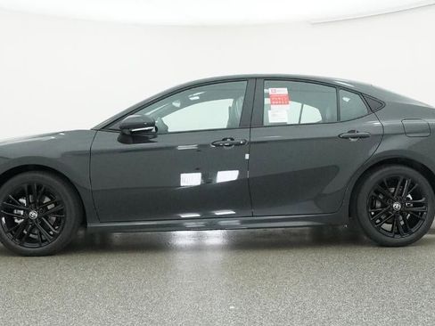 New 2026 Toyota Camry SE FWD image 19
